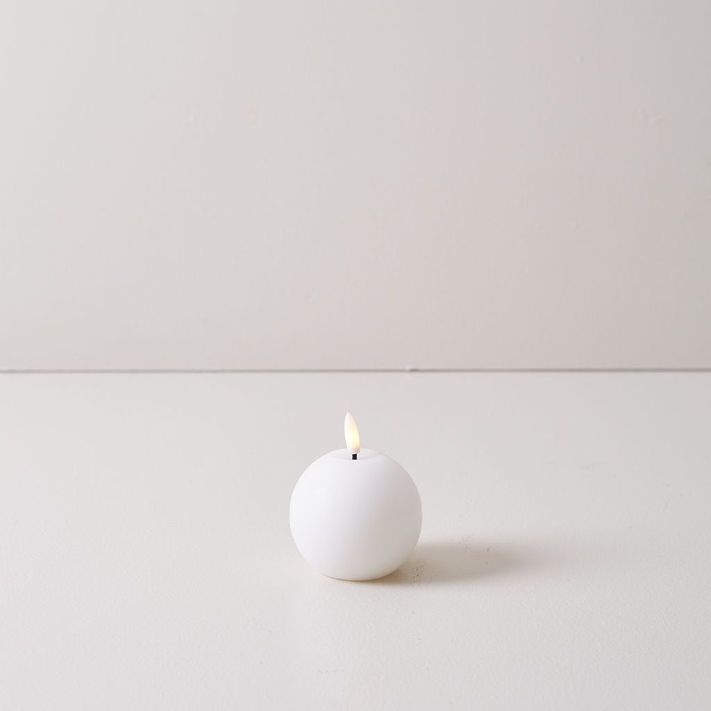 10 LED BALL8 007 WHITE M